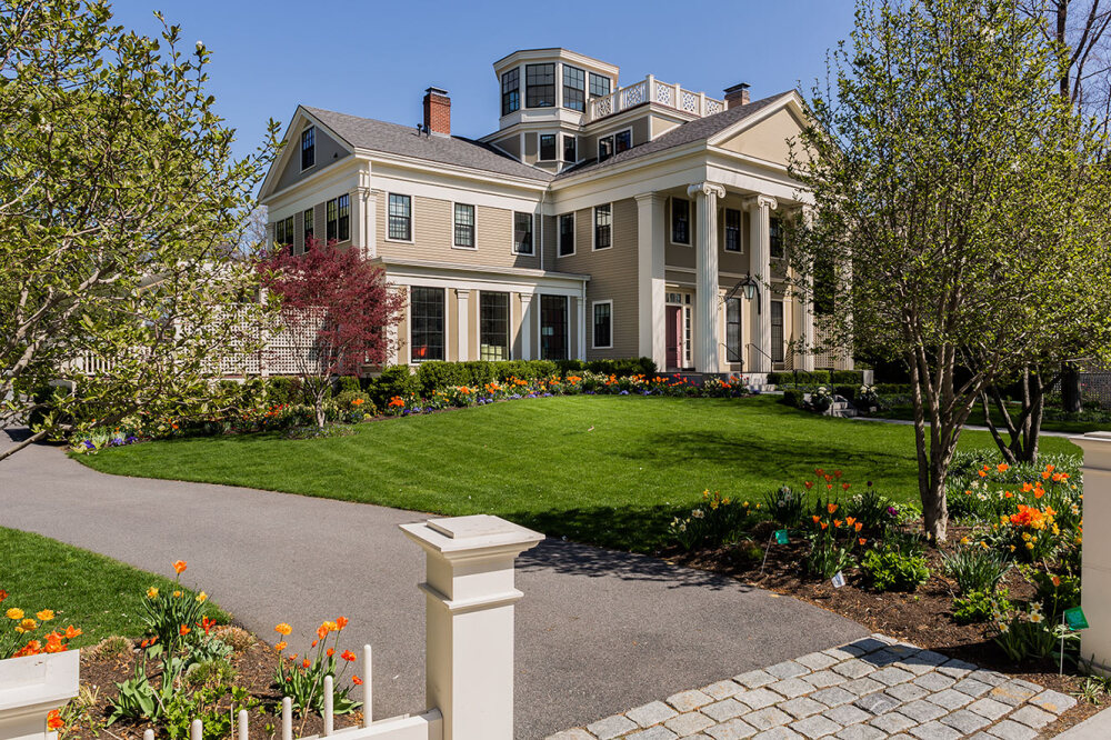 jamaica-pond-residence