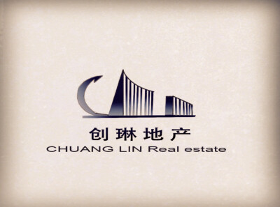 以C和L字母为主要，应用远近距离和变化手法，由于主打建筑，地产公司等，所以便前方一个C字母为开头 后连接L字母变化远近距离法来作出两栋建筑。整体像一艘船表达一帆风顺。颜色以天空色为主色。