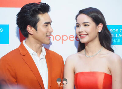 Yaya Urassaya Sperbund-Barry Nadech Kugimiya/naya