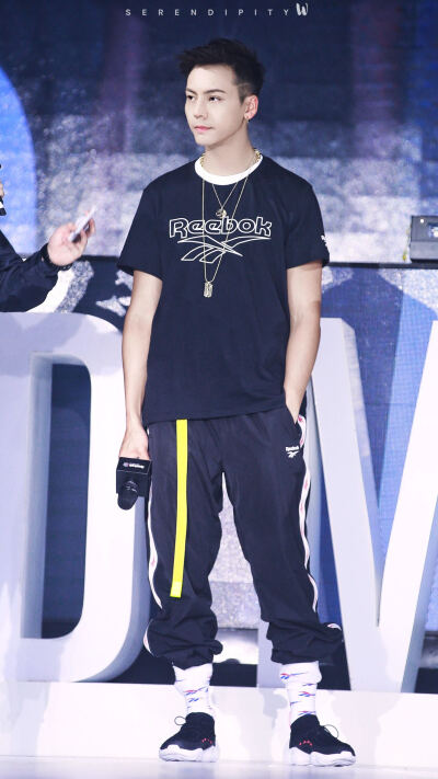 【陈伟霆 William Chan】180328 Reebok DMX FUSION 新品发布会 锐步Reebok亚太区品牌代言人 1242 x 2208 px (图源: 微博 @SERENDIPITY_W陳偉霆圖博 weibo.com/6100222484/G9v208AhK)