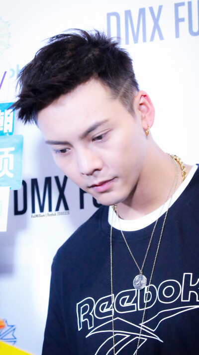 【陈伟霆 William Chan】180328 Reebok DMX FUSION 新品发布会 锐步Reebok亚太区品牌代言人 2560 x 4552 px (图源: 微博 @HailWilliam陳偉霆个站 weibo.com/5977422345/G9v7OCGbg)