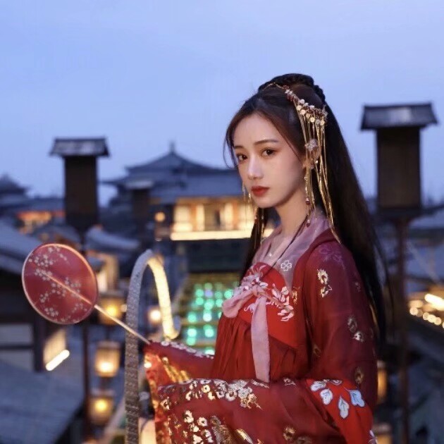 谁嫁衣似火惊艳了红尘