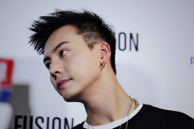 【陈伟霆 William Chan】180328 Reebok DMX FUSION 新品发布会 锐步Reebok亚太区品牌代言人 1441 x 960 px (图源: 微博 @一輝-IKEI- weibo.com/1861515741/G9uWbiQMF)