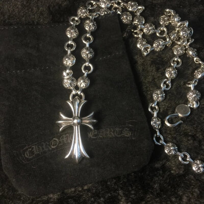 克罗心
纯银这辈子都爱
chrome hearts