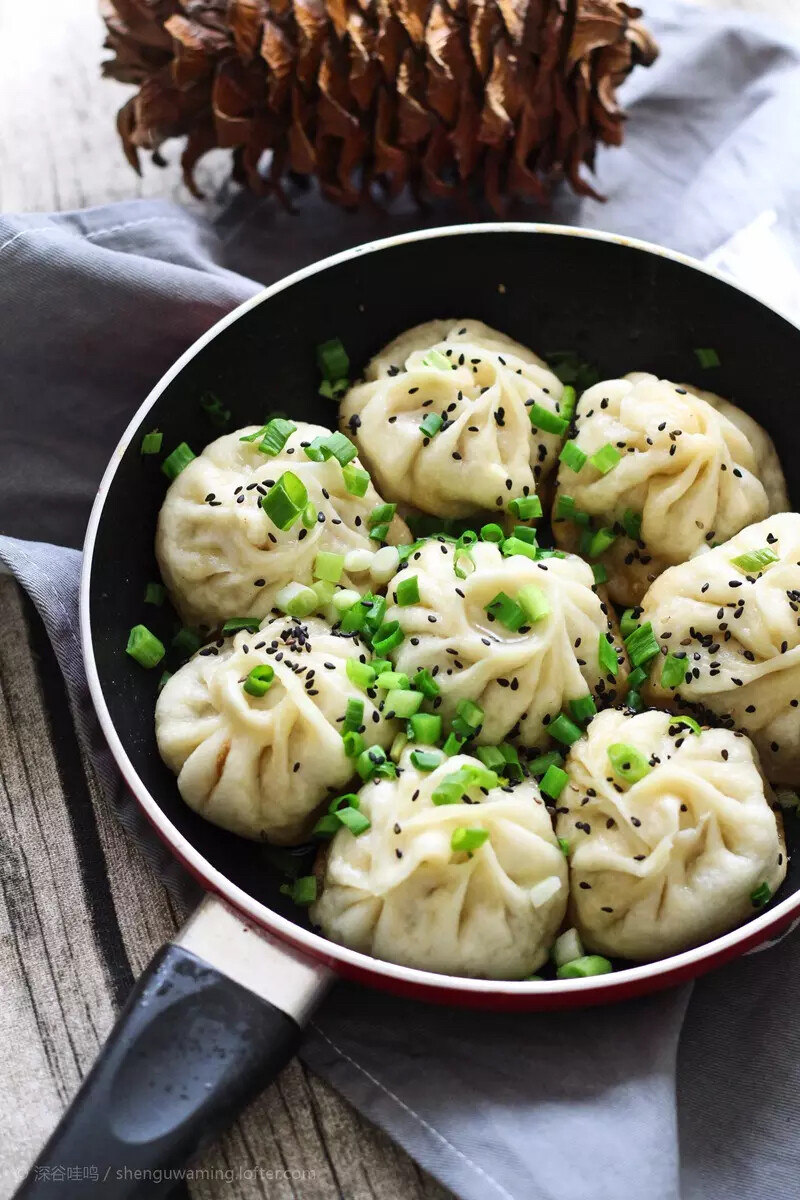 传统的中餐面食美食图片
