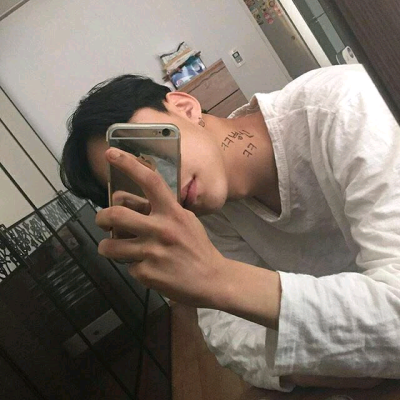 你问我爱你什么
如果我可以告诉你
我就不会夜夜哭泣
阿玥
q3510810966