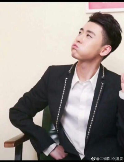 来源看水印
牡丹亭前会情郎