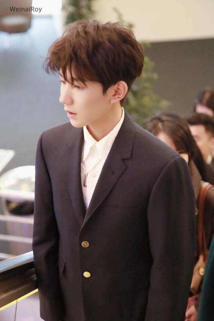 王源 180322 2018巴塞尔国际钟表珠宝展 cr:DrunkMilk1108