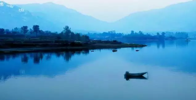 河 山 船 天