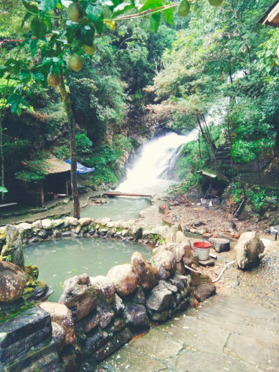 小小的山边，也有不同景色