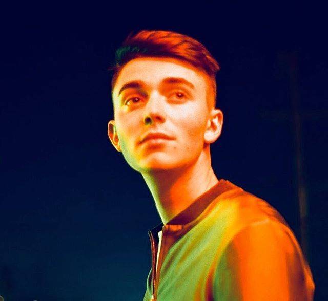 GREYSON CHANCE
格雷森.蔡斯
灰森