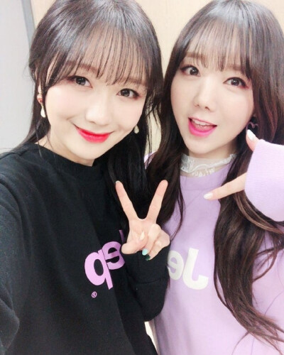 #LOVELYZ# 〖无⇔ins〗180331 官方ins更新 #KEI##柳洙正# 相关 翻译稍后~ ​​​​