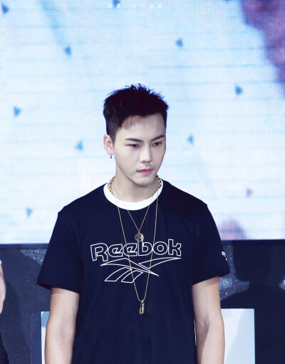 【陈伟霆 William Chan】180328 Reebok DMX FUSION 新品发布会 锐步Reebok亚太区品牌代言人 2040 x 2605 px (图源: 微博 @陈医生黄绿红 weibo.com/5668620910/G9IVfkyhD)