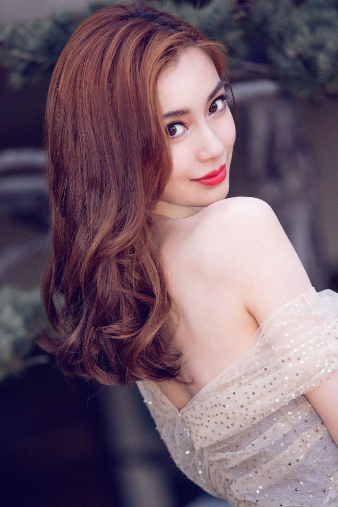 Angelababy
亮相Dior上海高订大秀