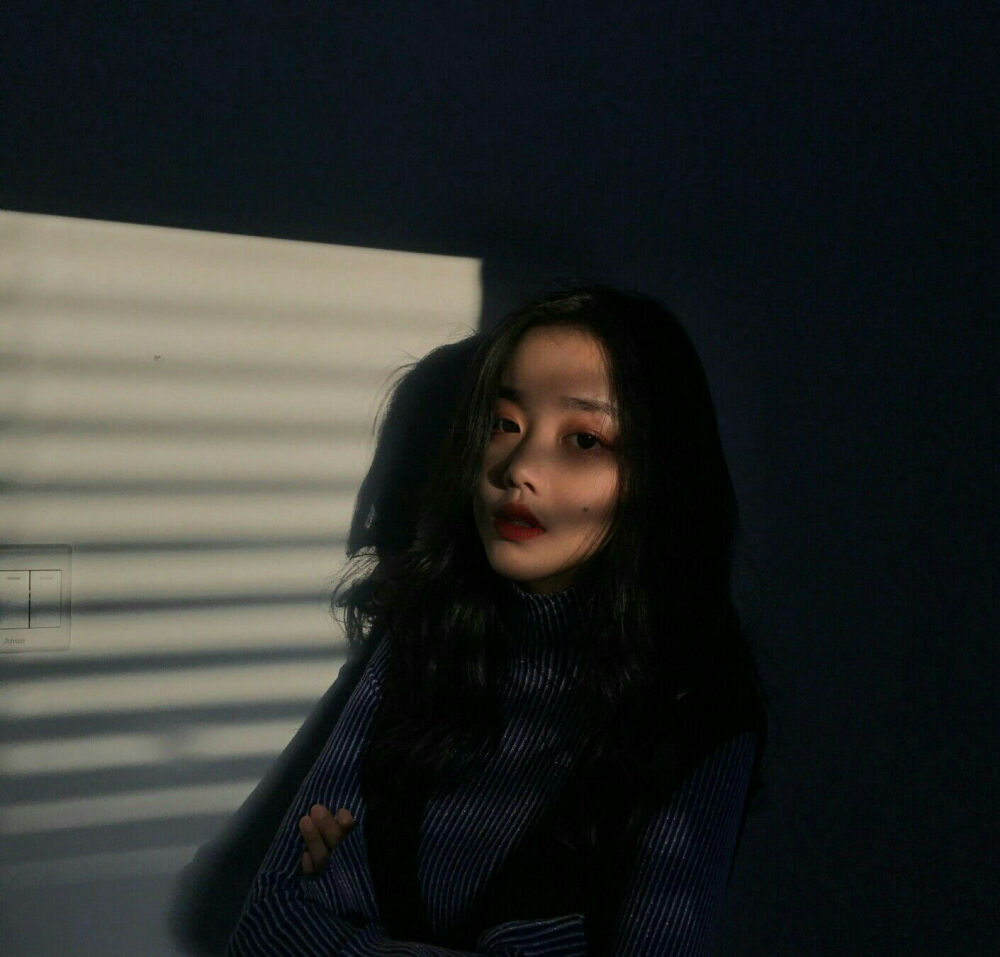 网名：沥
个签：春雨洒落八百里，淅淅沥沥
- 投稿：听灵