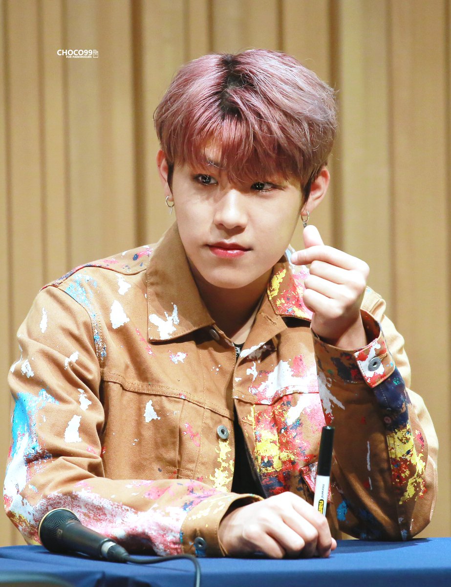 朴佑镇wannaone五金雀雀parkwoojin