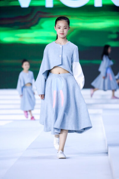 Vicky Zhang · 许馨尹 2018/19秋冬童装发布秀 - Beijing Fall 2018