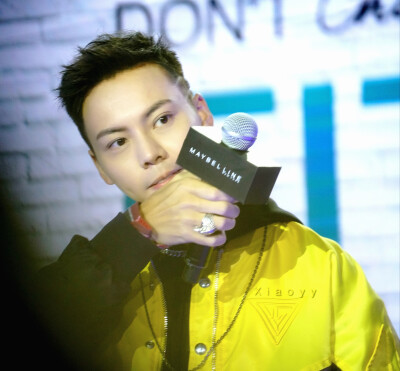 【陈伟霆 William Chan】180318 Maybelline美宝莲FIT me粉底液 新品上市发布会 2560 x 2375 px (图源: 微博@小莹莹喜欢简单粗暴的w weibo.com/1974729045/G8z3G9jZC) 