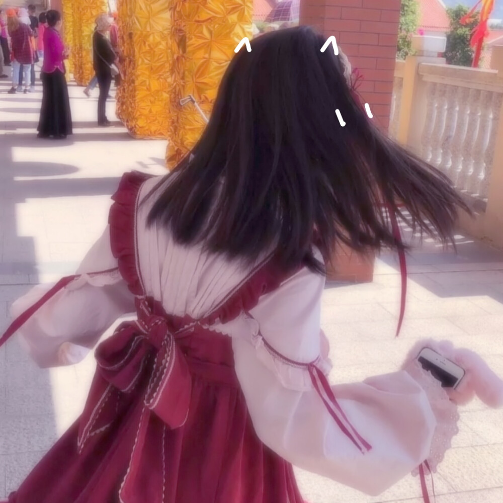 二传注明臭脾气的涵涵 偷图的我骂死你 别拿我的图调色！
涵涵
