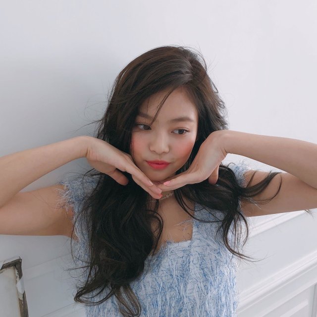 JENNIE