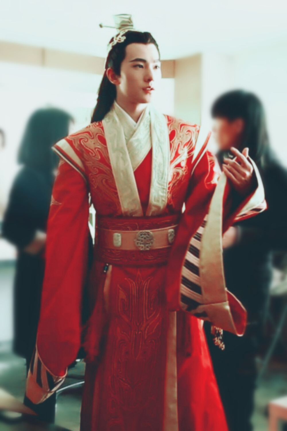 杨洋红衣太惊艳了