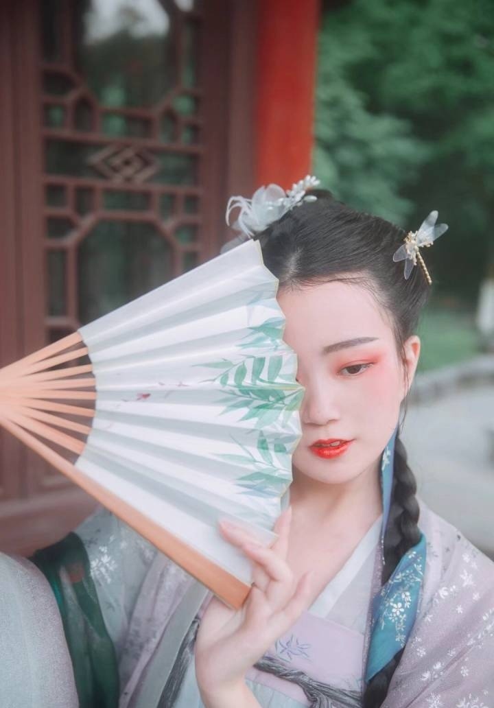 美人如画