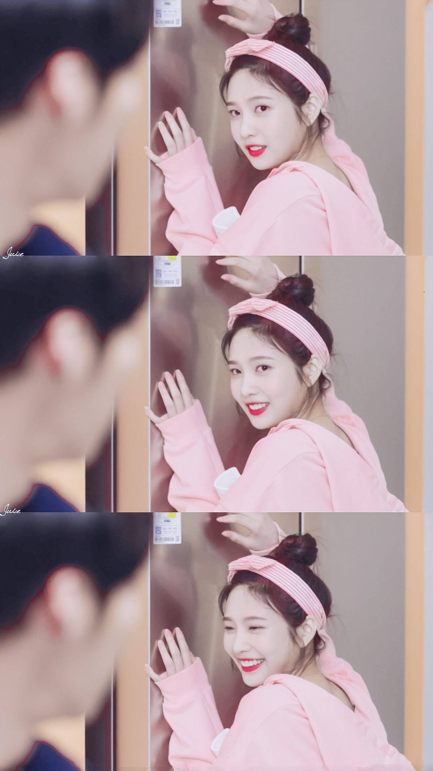 朴秀荣 Joy 朴秀英
Red velvet成员