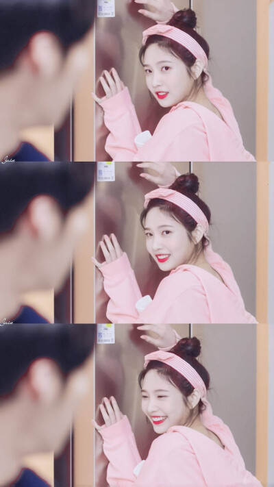 朴秀荣 Joy 朴秀英
Red velvet成员