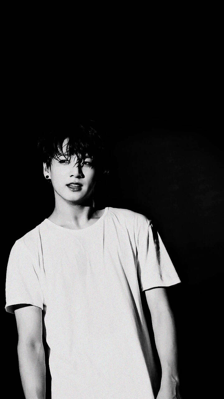 闵玧其(suga),郑号锡(j-hope),朴智旻(jimin),金泰亨(v),田柾国(jung