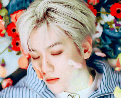 边伯贤
CBX
预告