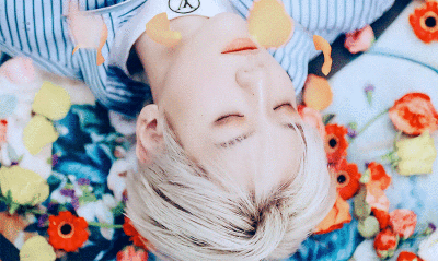 边伯贤
CBX
预告