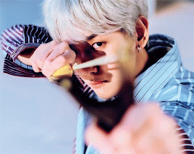 边伯贤
CBX
预告