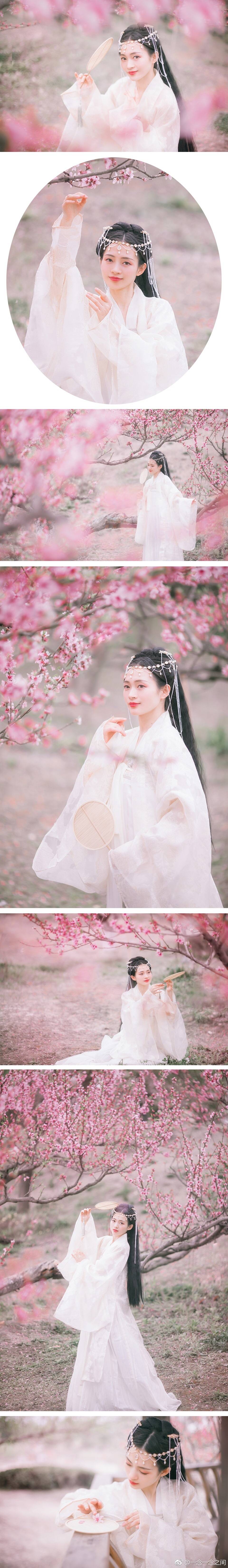 [cp]花开花谢谁相知？
终究却物是人非。
出镜@Jin琳琳_
摄影@一念一念之间
老师@知竹zZ @疯子Charles
抄送@成都摄影推荐 @成都约拍馆 @汉服写真集
#四川约拍##成都约拍##汉服写真##汉服摄影# ​​​[/cp]