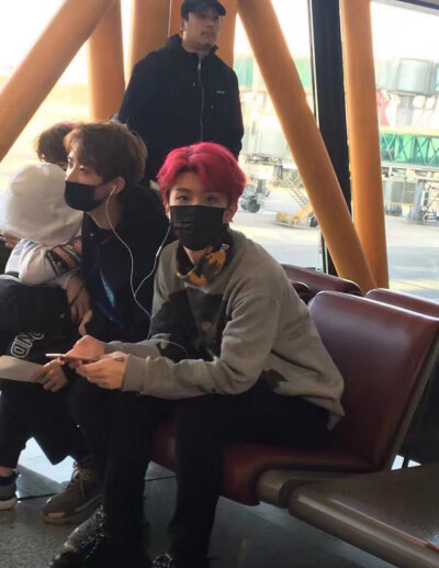 黄新淳、范丞丞