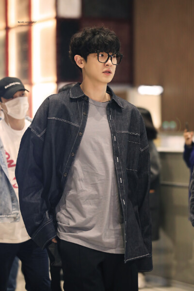 #朴灿烈# #朴灿烈时尚健康五月封面人物# 180405 ICN 찬열 ​​​​