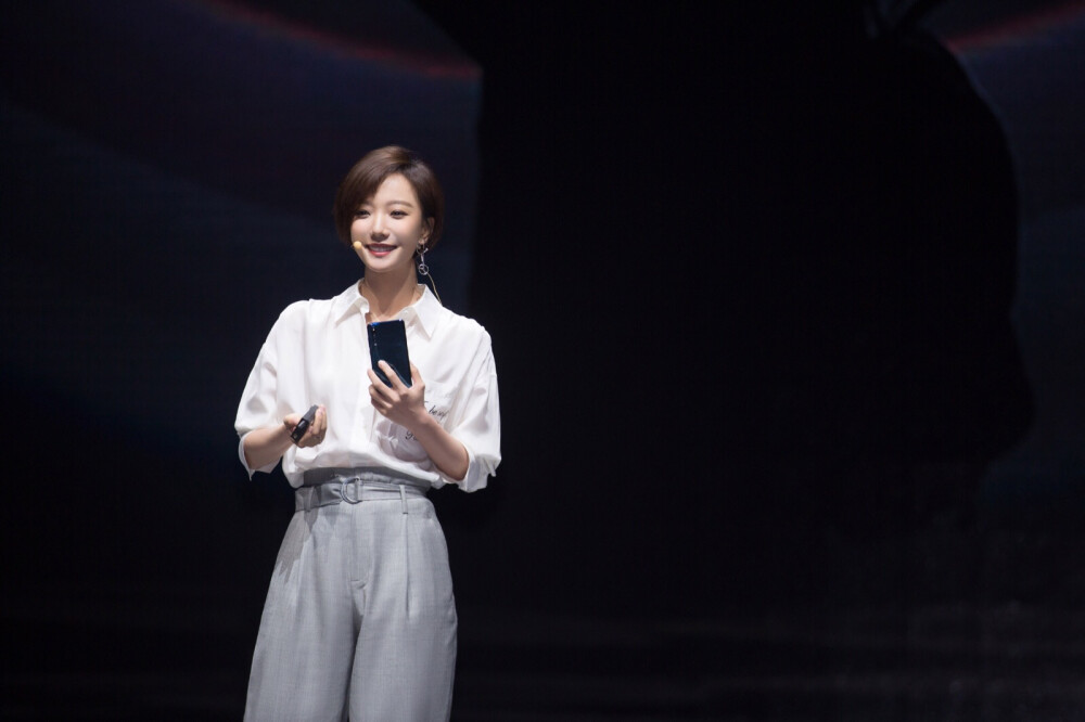 #美图系列##王珞丹# 出席新品发布会 @王珞丹 ​​​