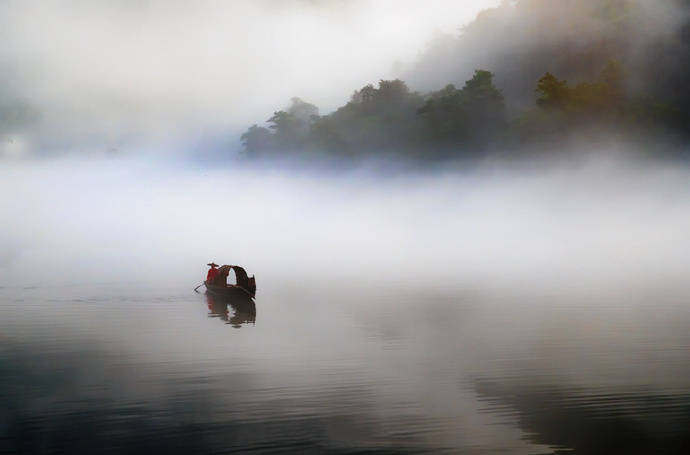 飞花令 |
主题【水】，评论里写出带“水”的诗句。
疏影横斜水清浅，暗香浮动月黄昏。 ​​​