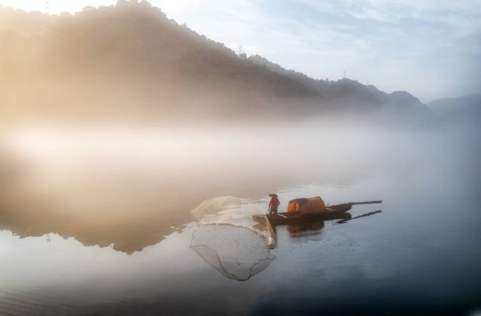 飞花令 |
主题【水】，评论里写出带“水”的诗句。
疏影横斜水清浅，暗香浮动月黄昏。 ​​​