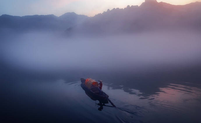 飞花令 |
主题【水】，评论里写出带“水”的诗句。
疏影横斜水清浅，暗香浮动月黄昏。 ​​​