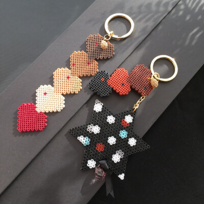 新的来了
准备圣诞节送出的小礼物
用上了之前的两颗松果
- ​​​
@MM拼豆 ​​​​