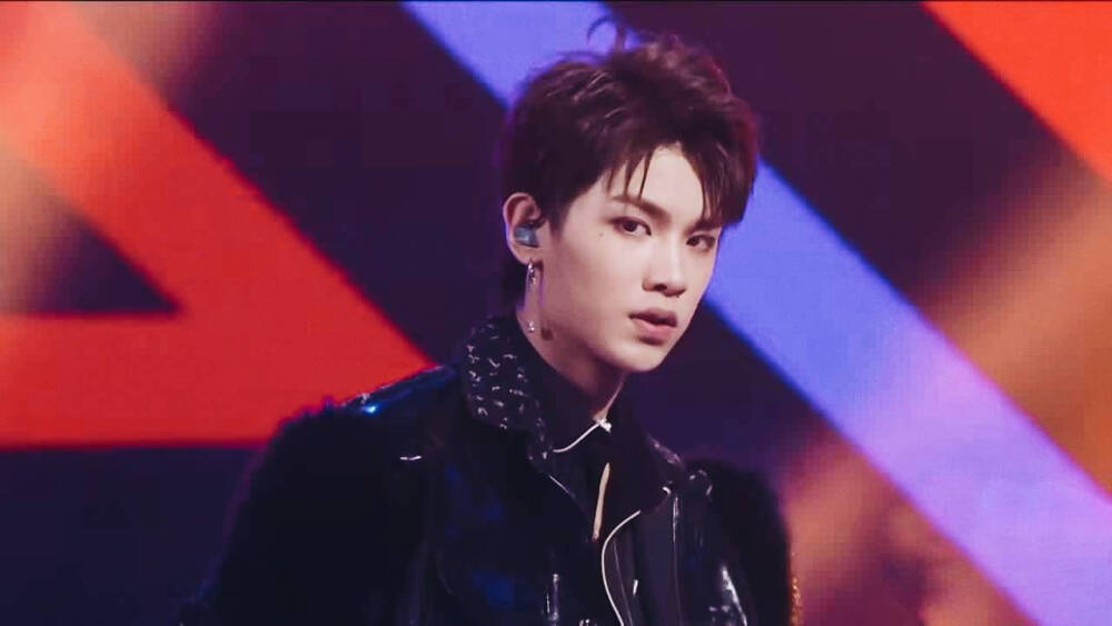 Justin黄明昊♡ 品一下《It's ok》的神颜
justin这个造型超撩