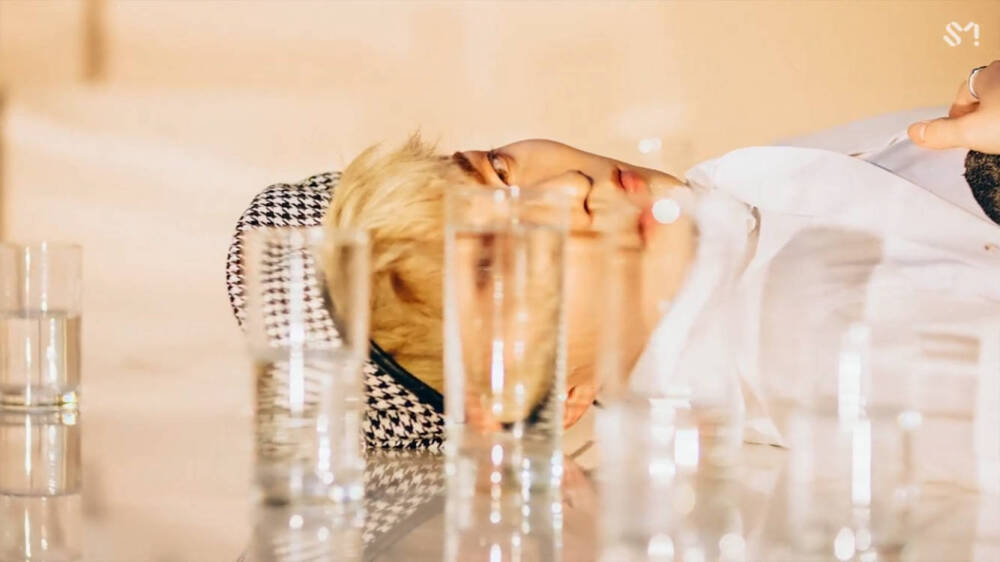 EXO-CBX 迷你二辑《Blooming Days》