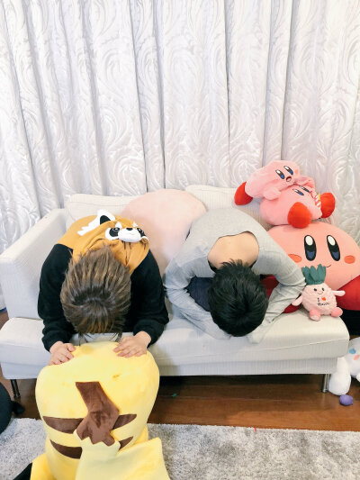 まふまふ和マホト
ma姓少年的奇遇2