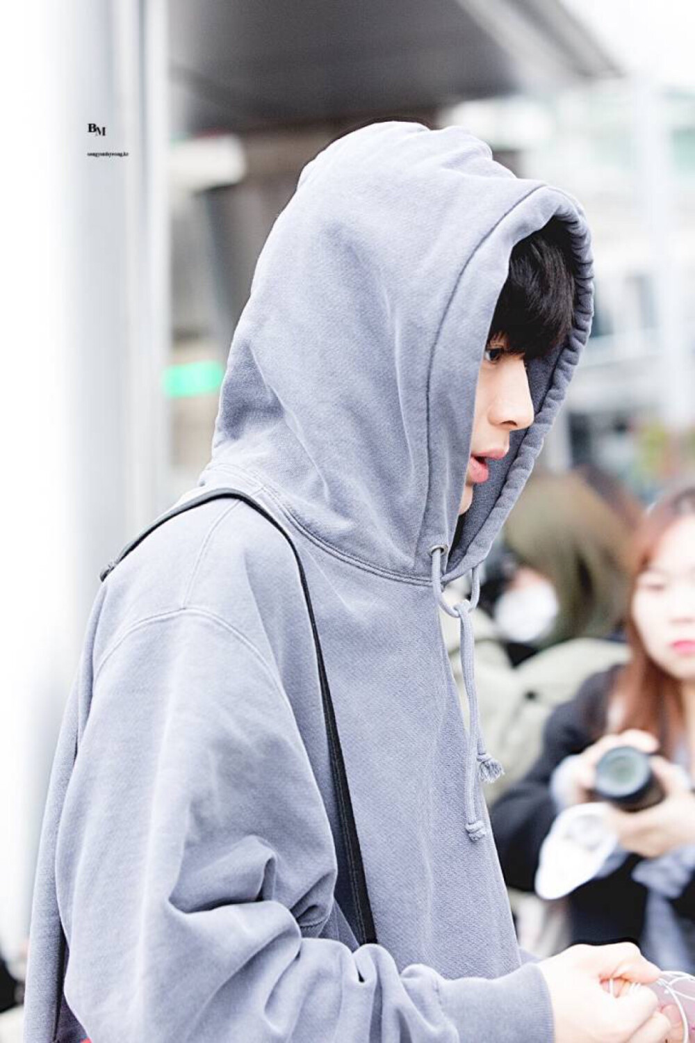 美美cr.见logo