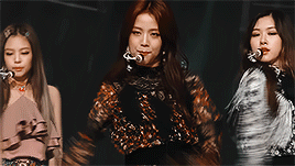 Jisoo。汤不热。