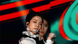 Jisoo。汤不热。