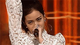 Jisoo。汤不热。