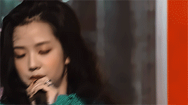 Jisoo。汤不热。