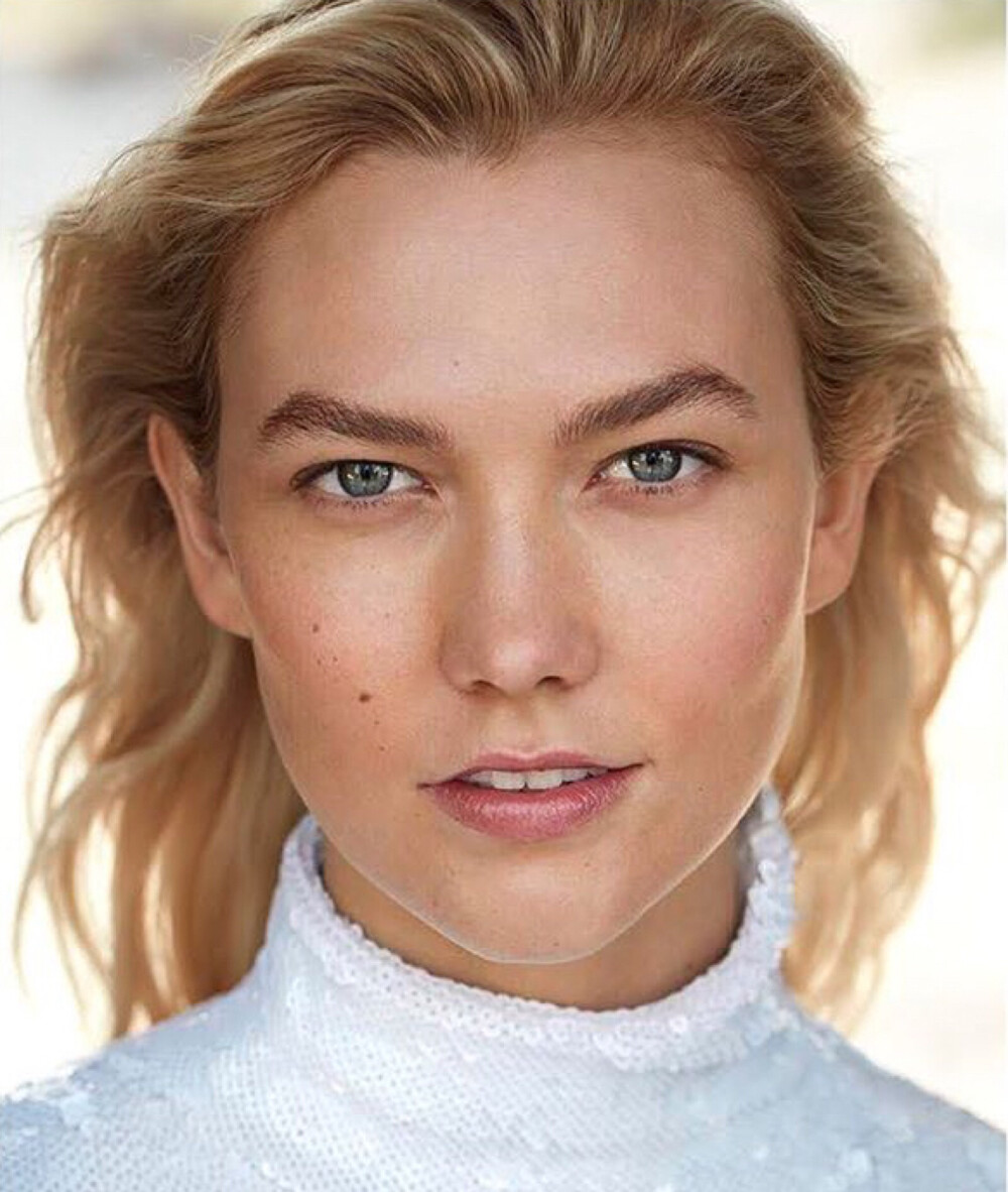 小kk卡莉克劳斯 Karlie Kloss cr微博「大陳沒有貓」