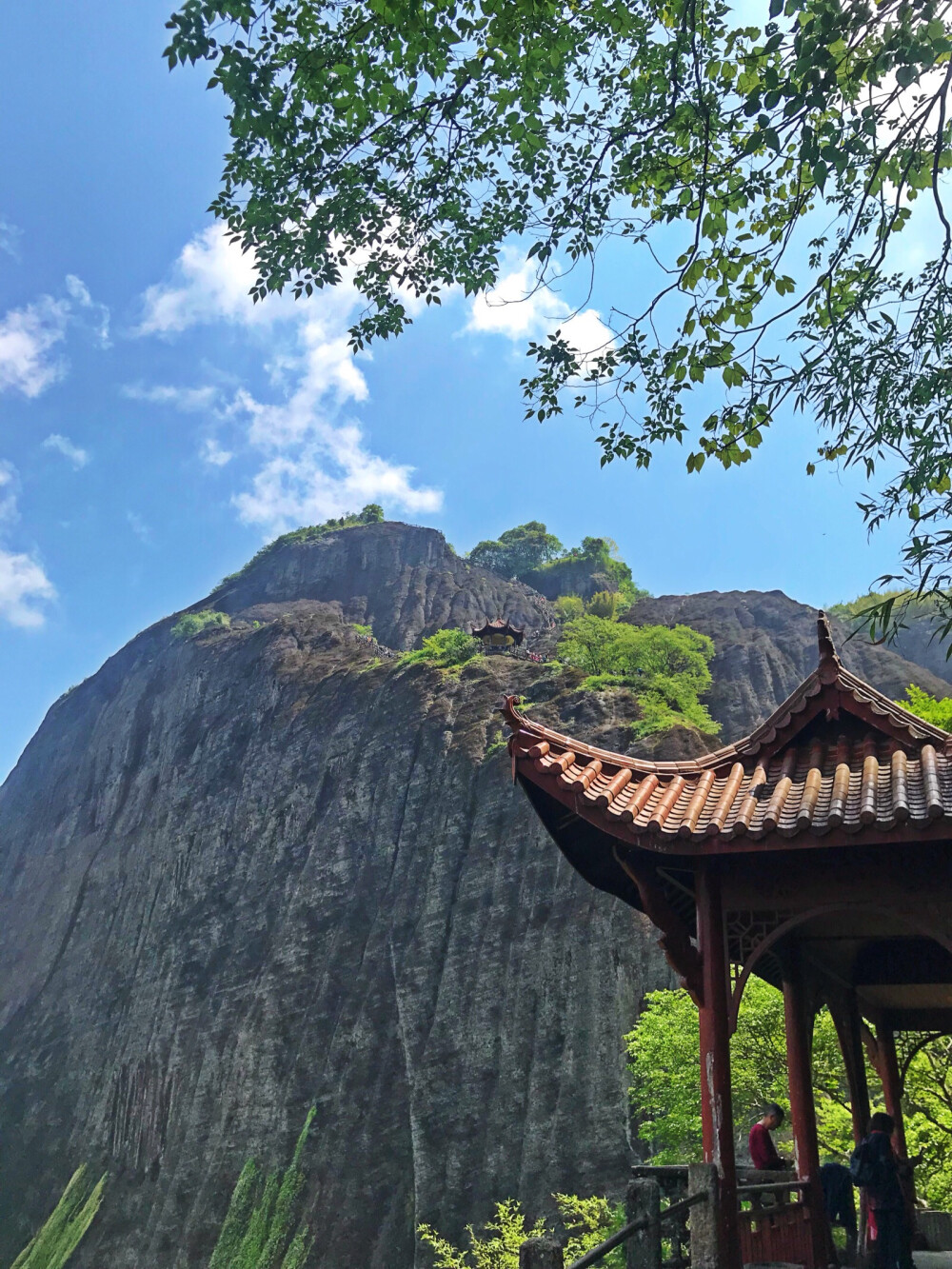 武夷山景区的天游峰，一般不要轻易尝试